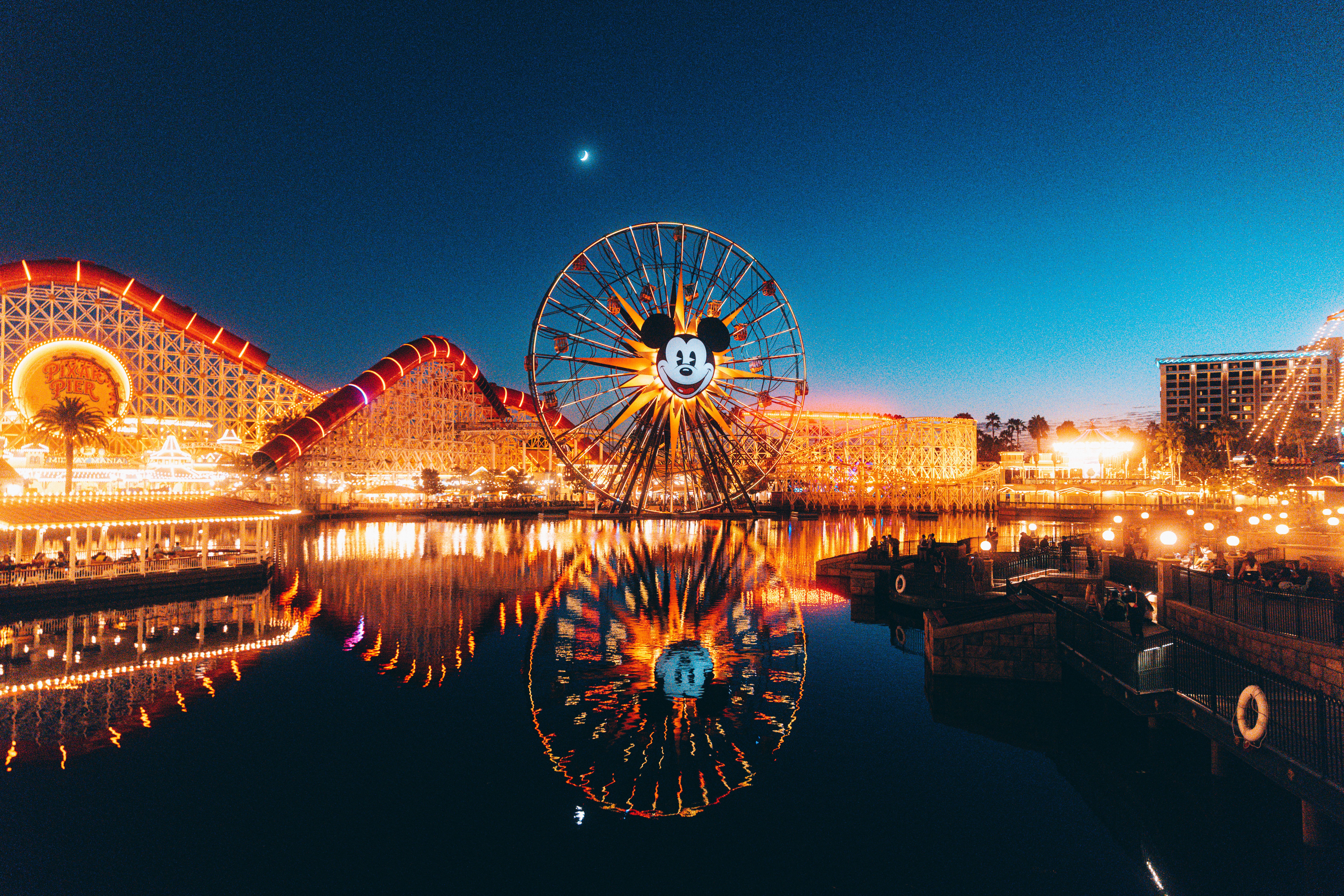 Theme Parks & Attractions